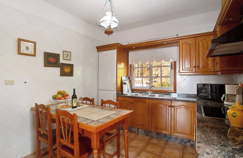 Tijarafe House | Holiday Home 'Casa Ariadna' with Sea View, Private Garden and Wi-Fi