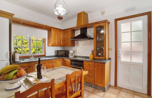 Tijarafe House | Holiday Home 'Casa Ariadna' with Sea View, Private Garden and Wi-Fi