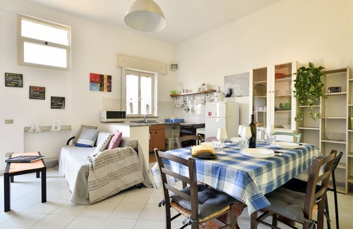 Bari Sardo House | Holiday Home "Casa Aurora con Giardino" with Private Terrace & Wi-Fi