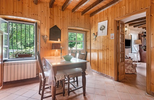 Borzonasca House | Holiday Home Casa Benvenuto with Mountain View, Terrace & Wi-Fi