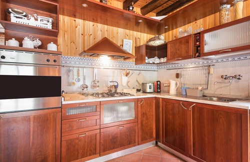 Borzonasca House | Holiday Home Casa Benvenuto with Mountain View, Terrace & Wi-Fi