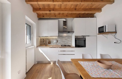 Erve House | Holiday Home 'Casa Il Butto' with Mountain View, Shared Garden and Balcony