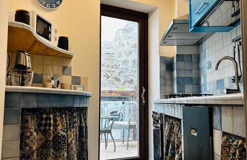 Sant'Antioco House | Holiday Home 'Casa Ipogeo' with Private Terrace, Wi-Fi and Air Conditioning