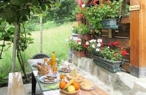 Cercino House | Holiday Home Casa Kiwi by Interhome