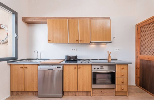 Cala Figuera House | Holiday Home 'Casa La Mar' with Private Terrace, Wi-Fi and Air Conditioning