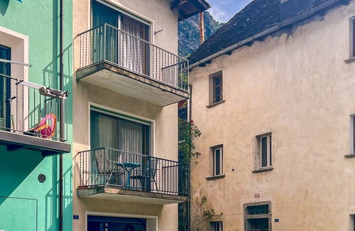 Cavergno House | Holiday home "Casa Nati" with a view of the Maggia Valley