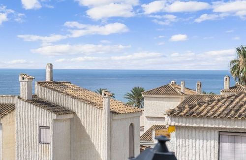 Santa Pola House | Holiday Home 'Casa Varadero' with Shared Pool