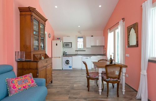 Riparbella House | Holiday Home 'Casetta Maya' with Sea View, Wi-Fi and Air Conditioning