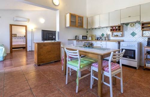 Sorso House | Holiday Home 'Casettasorso' with Terrace, Garden & Wi-Fi