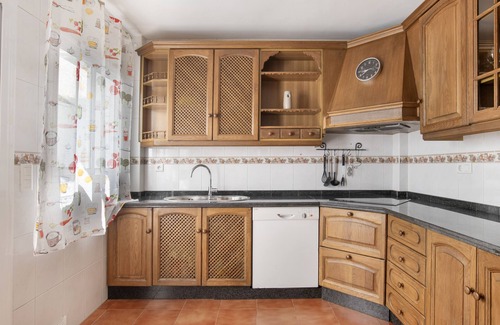 Ronda House | Holiday Home 'Cherie' with Private Pool, Wi-Fi and Air Conditioning