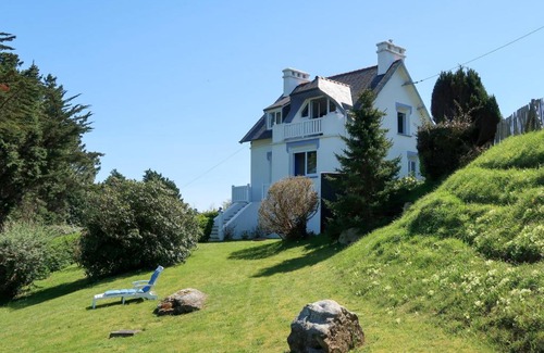 Plouguerneau House | Holiday Home de la Côte - PLU115 by Interhome