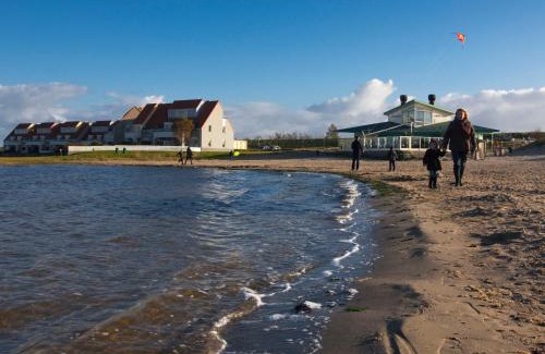 Brouwershaven House | Holiday Home Den Osse by Interhome
