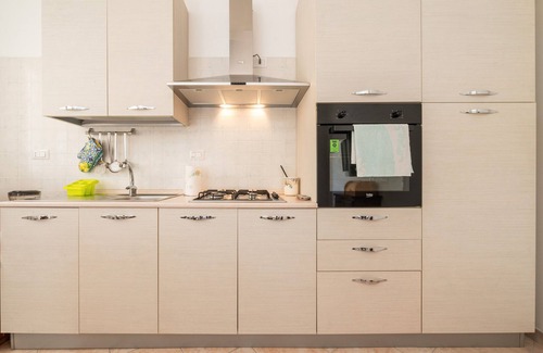 Giba House | Holiday Home 'Domus Luna' with Lake View, Terrace & A/C