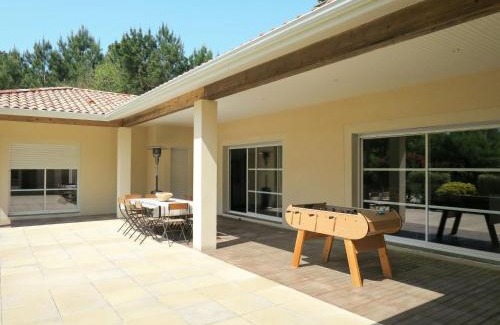 Grayan-Et-L'Hopital House | Holiday Home Eugénie by Interhome