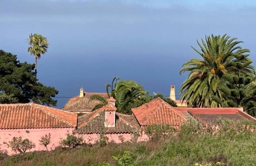 Villa de Mazo House | Holiday Home "Finca Monterrey" with Mountain View, Private Terraces & Wi-Fi