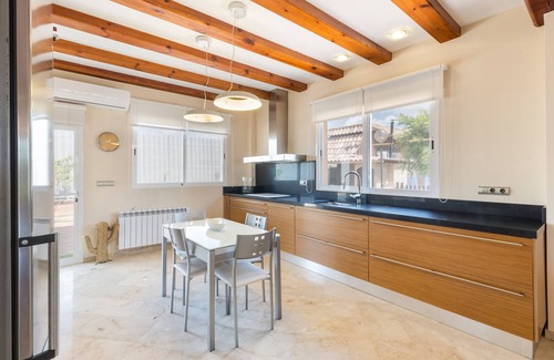 Librilla House | Holiday Home 'Finca Sol Del Sur' with Mountain View, Wi-Fi and Air Conditioning