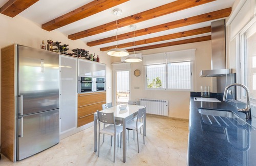 Librilla House | Holiday Home 'Finca Sol Del Sur' with Mountain View, Wi-Fi and Air Conditioning