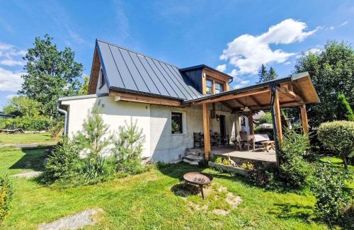 Karlovy Dvory House | Holiday Home Fish & Boat by Interhome