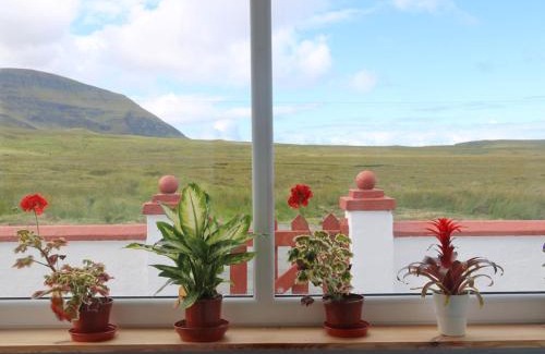 Bornesketaig House | Holiday Home Flo Anndra by Interhome