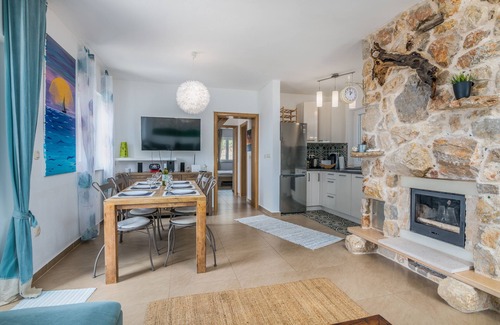 Miholascica House | Holiday home for 8 guests with 130m² in Miholaš?ica (71234)