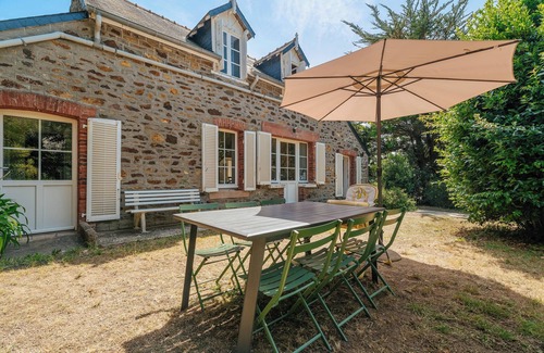 Pleneuf-Val-Andre House | Holiday Home 'Maison Pleneuf Val André Proche Mer' with Private Terrace, Private Garden and Wi-Fi