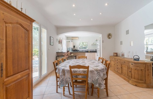 Salon-de-Provence House | Holiday Home 'Calme Et Sans Vis À Vis' with Private Pool, Private Terrace and Wi-Fi