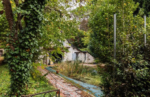 Vernou-sur-Brenne House | Holiday Home 'La Closerie Du Cassereau' with Shared Garden and Balcony