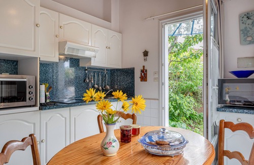 L'Epine House | Holiday Home 'Gîte Tout Confort 800m Plage' with Private Terrace and Private Garden