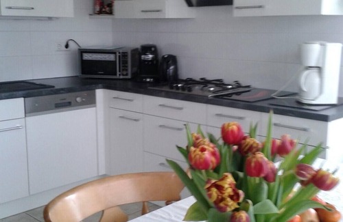 Oudeslius House | Holiday home "Hilda" with shared pool