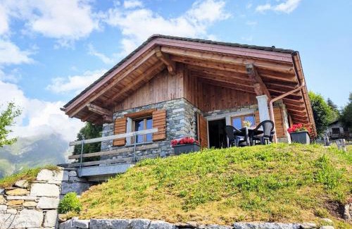 Peglio House | Holiday Home Il Nido d'Aquila - GRV635 by Interhome