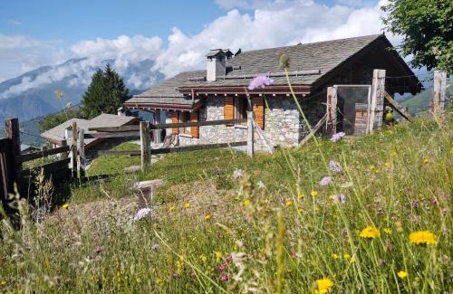 Peglio House | Holiday Home Il Nido d'Aquila - GRV635 by Interhome