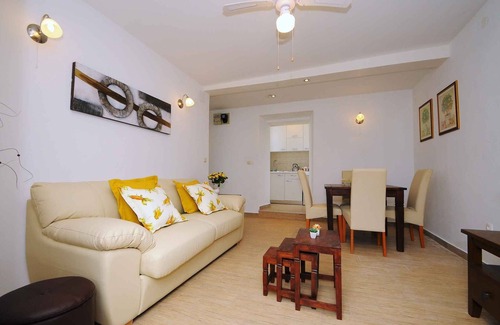 Presika House | Holiday home in a quiet location