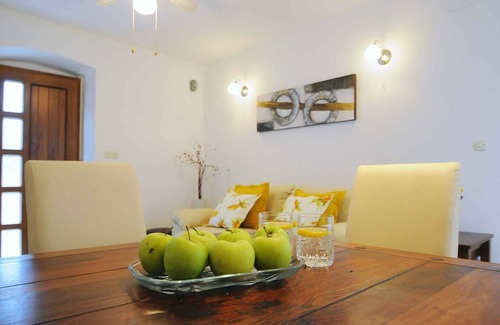 Presika House | Holiday home in a quiet location