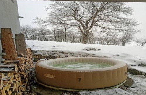 Presika House | Holiday Home in Bunjevci with Sauna & Garden