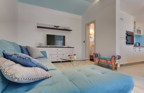 Galizana House | Holiday Home in Galižana with Pool & Beach