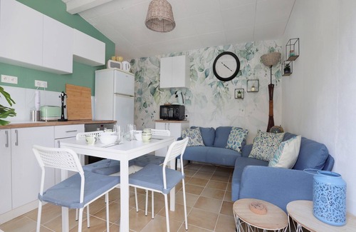 Gargas House | Holiday Home in Gargas near Route des Ocres