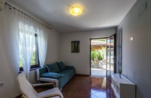 Kadumi House | Holiday Home in Kadumi with Air condition, WIFI, Washing machine, Dishwasher (625-1)