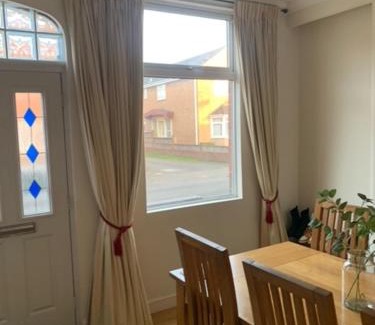 Kidderminster House | Holiday Home in Kidderminster
