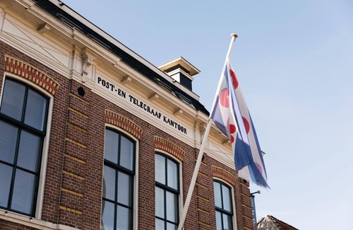 Makkum House | Holiday home in Makkum Terrace and sauna