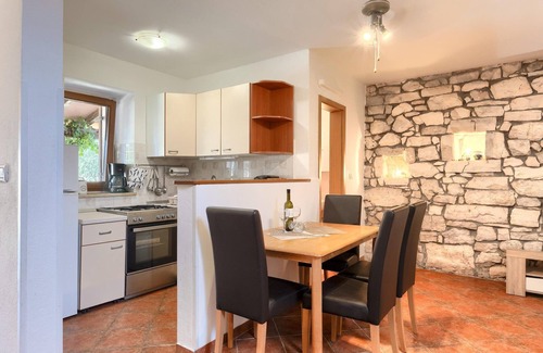 Segotici House | Holiday Home in Šegotići with Private Pool