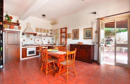 Syracuse House | Holiday Home in Sicily near Fontane Bianche