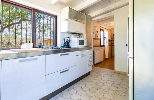 Quartu Sant'Elena House | Holiday Home Villa Romina with Mountain View, Pool & Garden