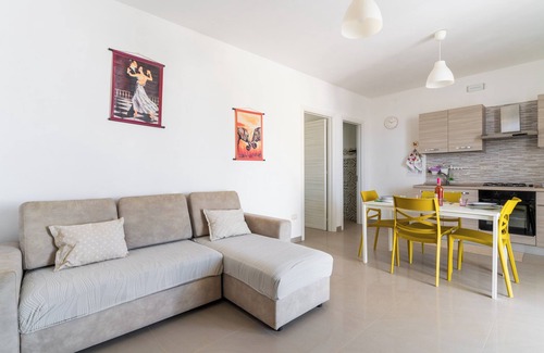 Torre San Giovanni House | Holiday Home 'Donasand torre San Giovanni' with Private Terrace and Balcony