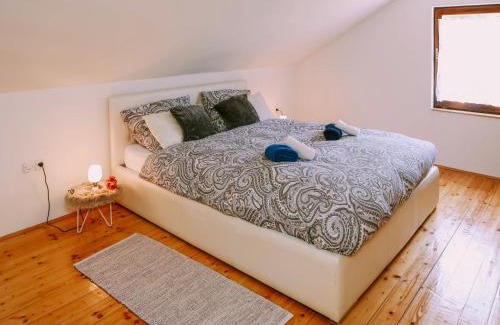 Perusic House | Holiday Home IV-AN by Interhome