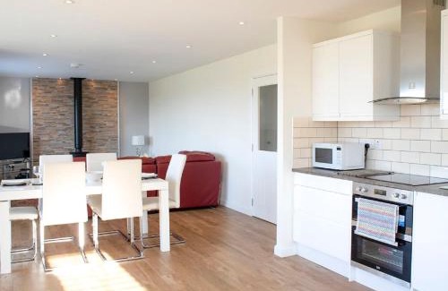 Tarskavaig House | Holiday Home Joan's House by Interhome