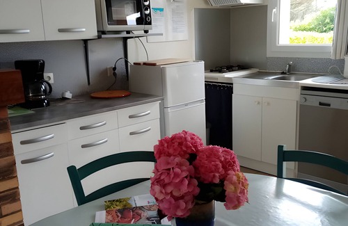 Plouguerneau House | Holiday Home 'Ker Marian - Les Gîtes Marins Des' with Sea View, Shared Garden and Wi-Fi