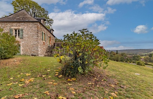 Salagnac House | Holiday Home 'La Dordogne En Périgord' with Private Pool, Private Terrace and Wi-Fi