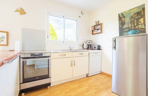 Fouesnant House | Holiday Home 'La Maison À Landebec' with Private Terrace, Private Garden and Wi-Fi