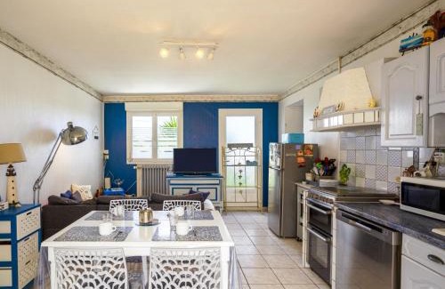 Primelin House | Holiday Home la maison du bonheur by Interhome