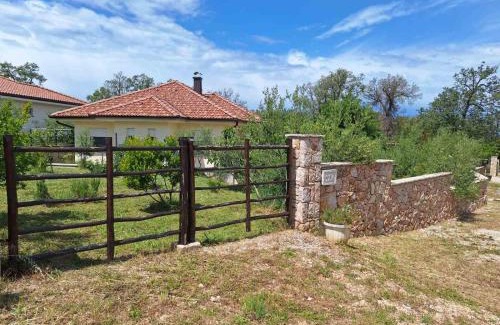 Rasopasno Villa | Holiday home Laura